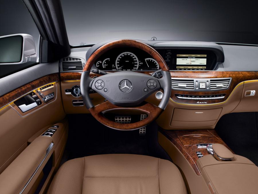  Mercedes-Benz S500 4Matic AMG 2009 года  (фото 12 из 15)